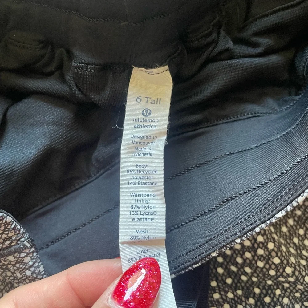 Lululemon Hotty Hot Shorts Reflective Dot - Picture 3 of 5